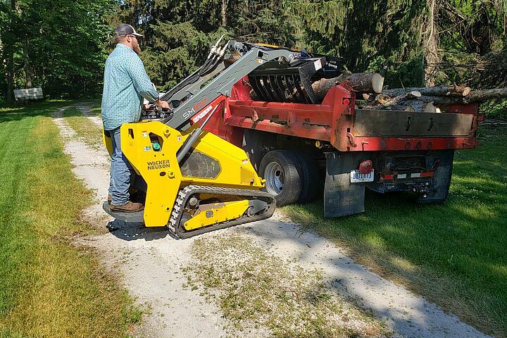 Schranklader met rupsbanden SM100