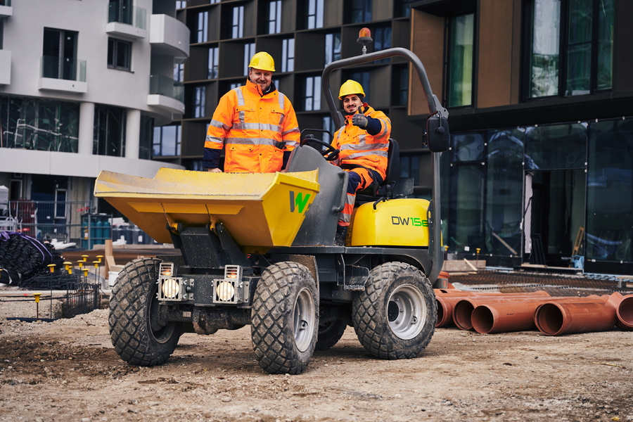 Dumper sur pneus électrique DW15e