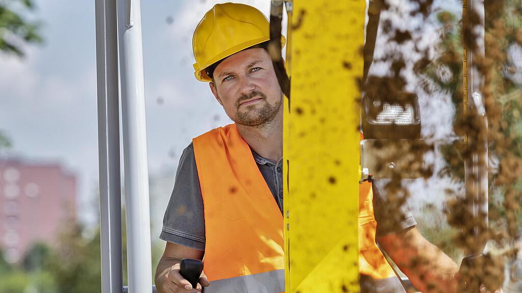 Wacker Neuson employee at work