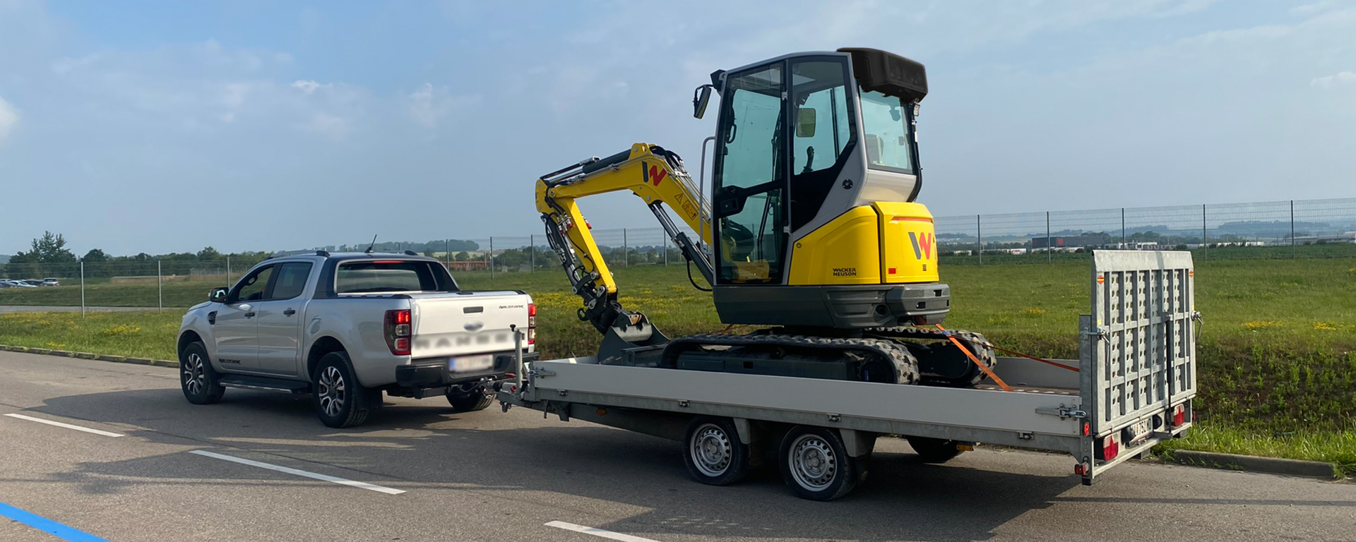 Tracked Zero Tail Excavator EZ26