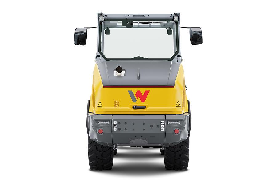 Wacker Neuson wheel loader WL750 overhead guard with earth shovel, studio