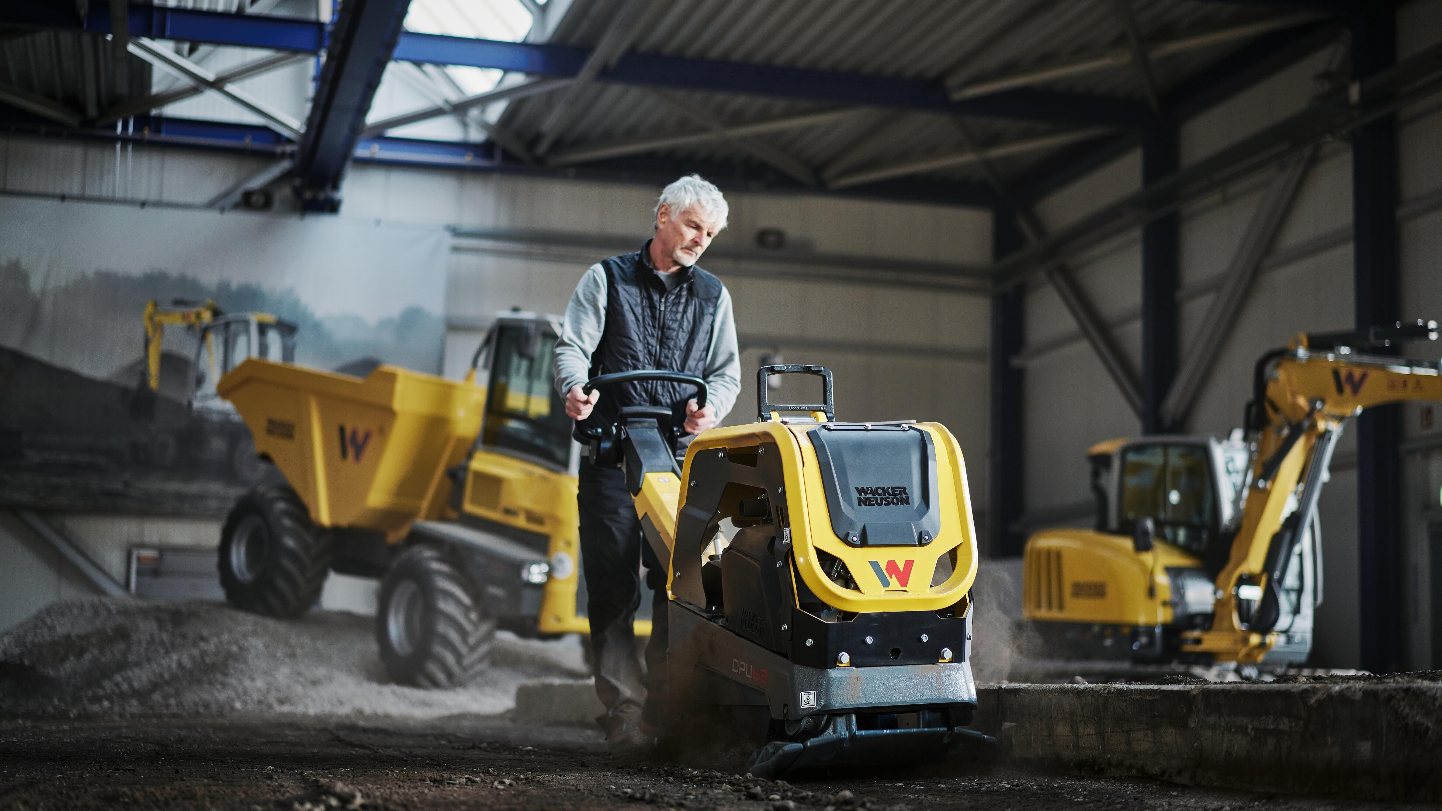 Rüttelplatte DPU62 im Einsatz 