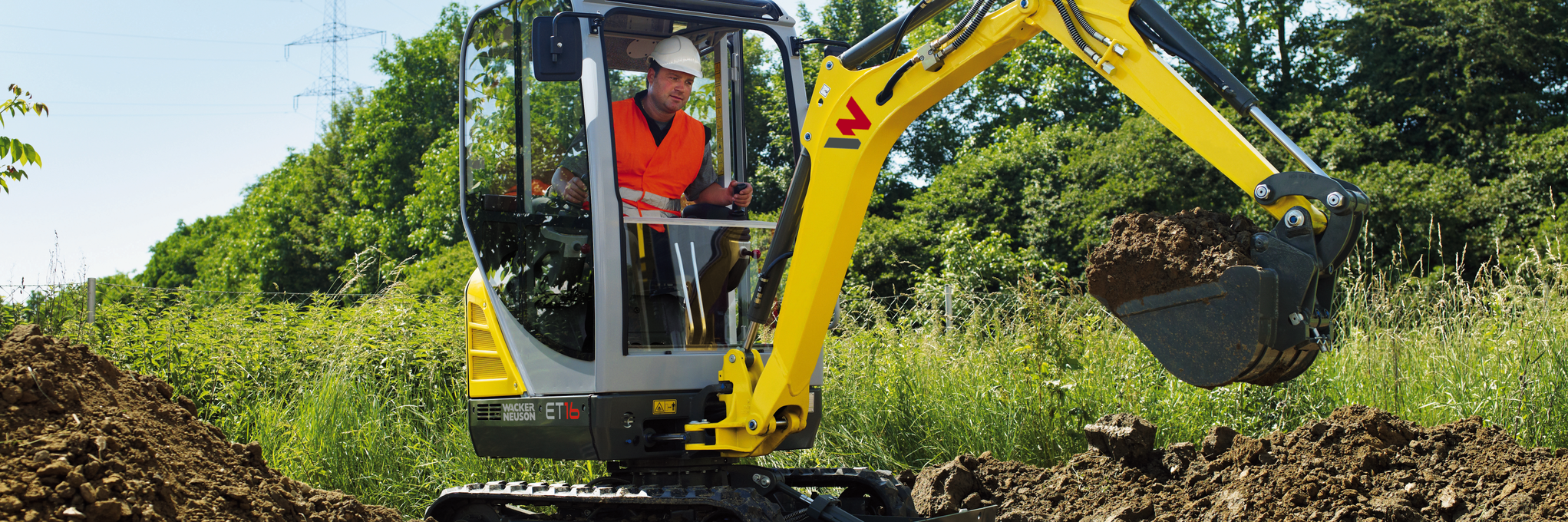 ET16 excavator in action