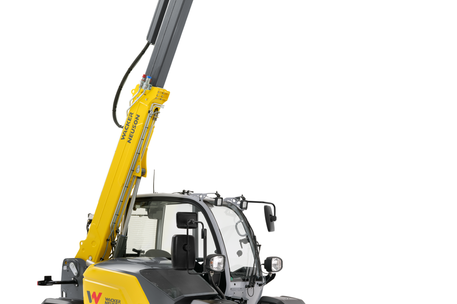 Wacker Neuson telehandler TH412, studio picture with pallet fork
