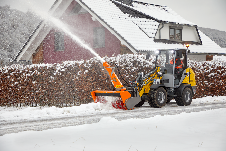 Wacker Neuson wheel loader WL28, cabin, action picture winter service