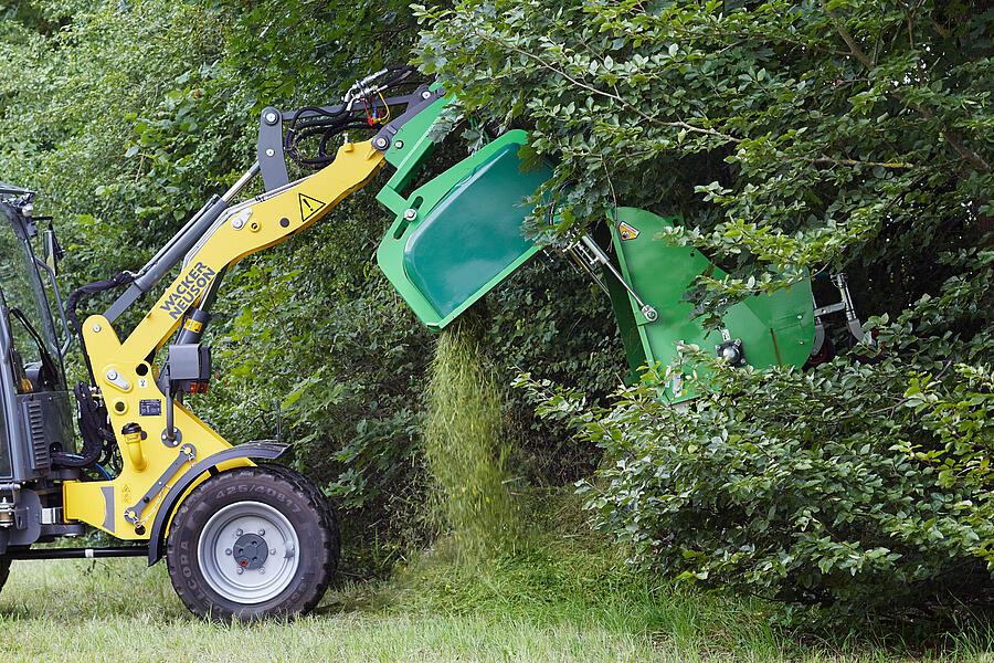 Wacker Neuson attachment, Mulcher with collecting tray