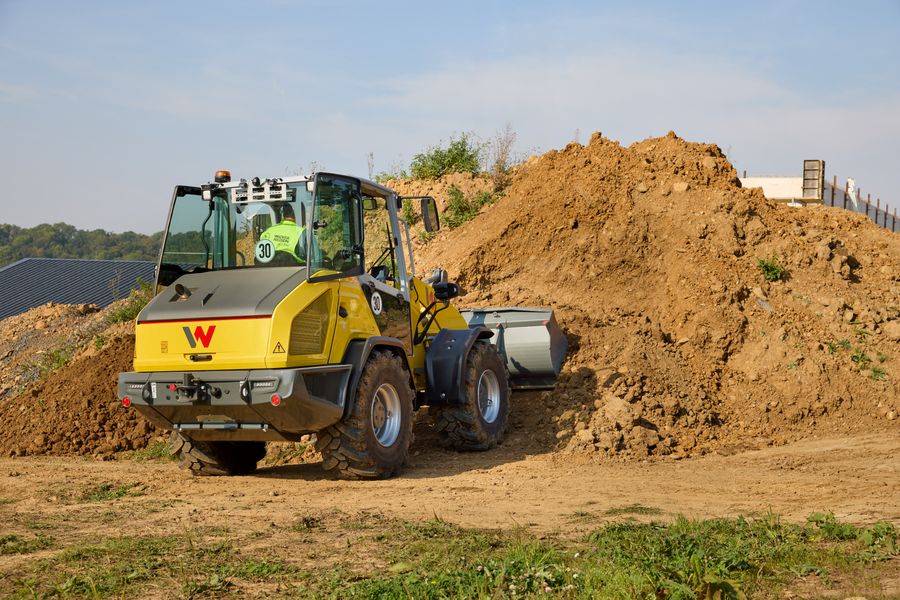 Wacker Neuson wheel loader WL1150 in action