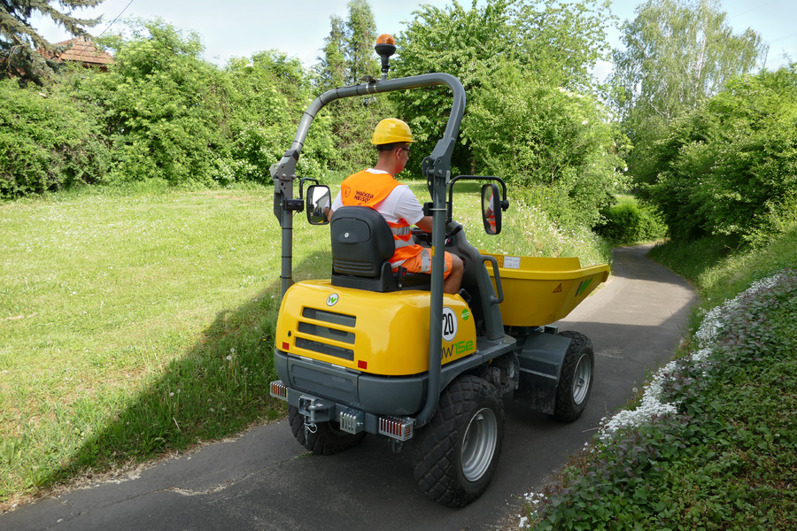 Dumper sur pneus électrique DW15e