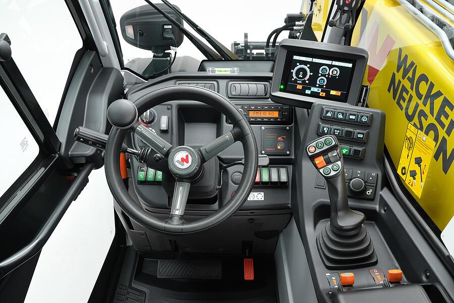 Wacker Neuson telehandler TH625, view into the cabin, studio