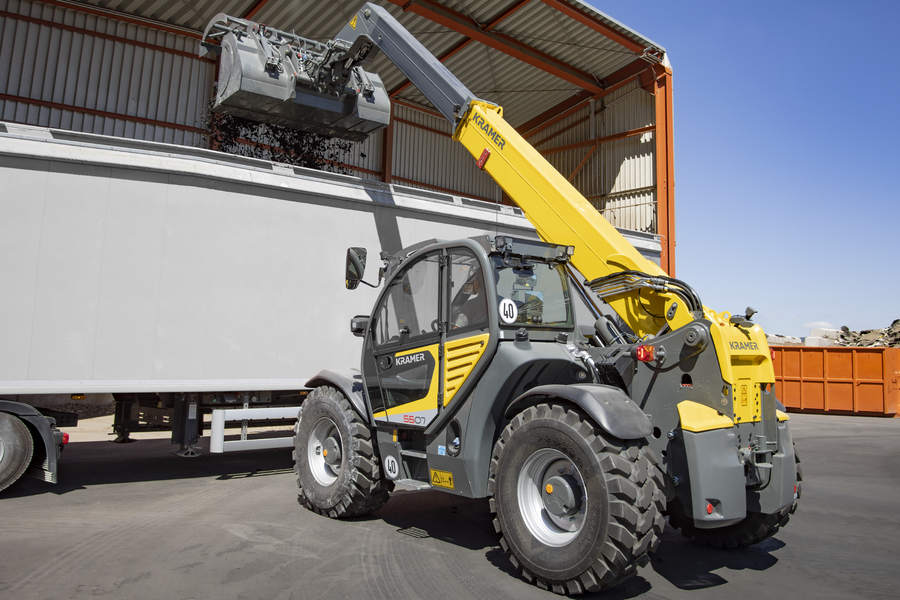 The Kramer telehandler 5507 while loading truck.