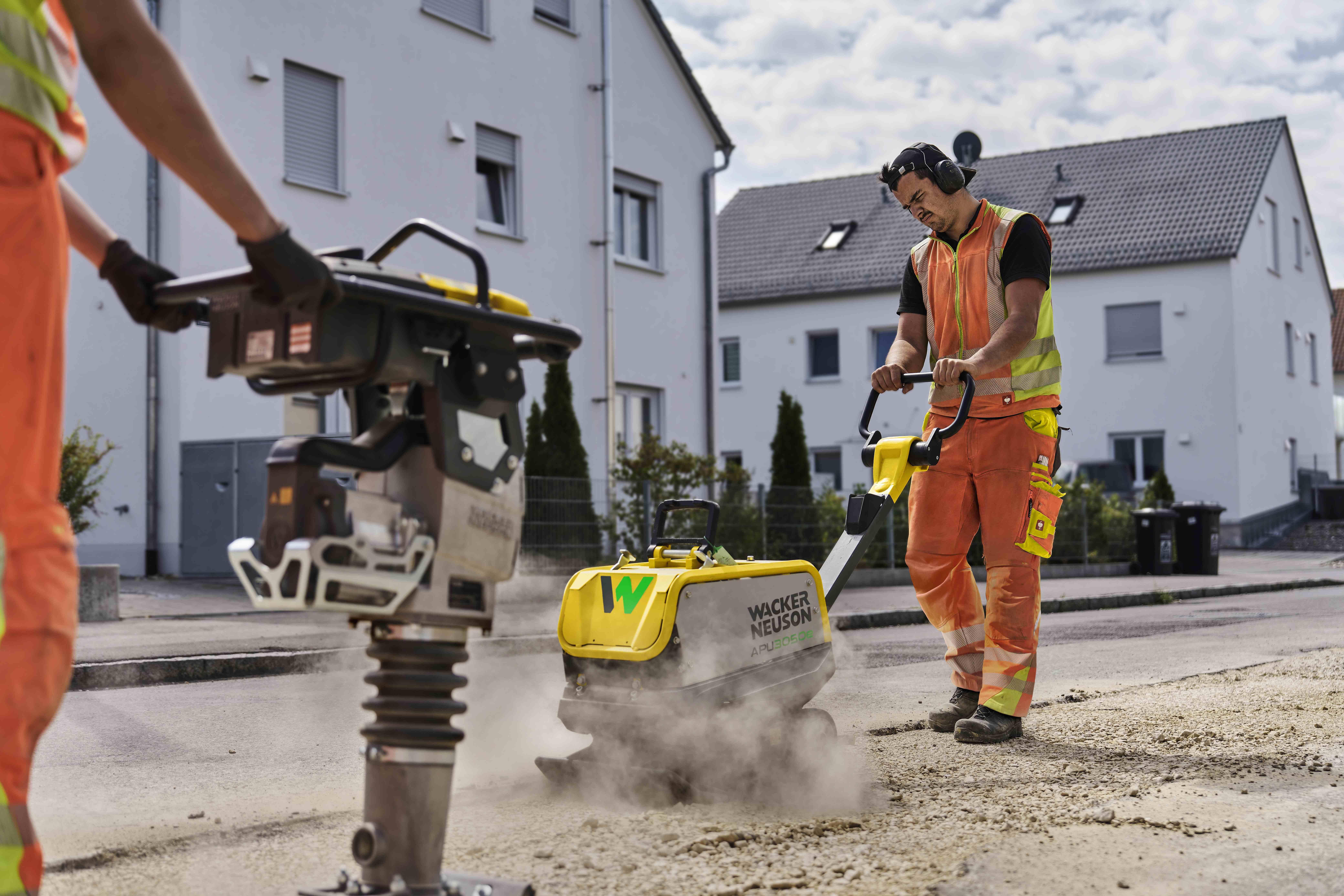 some rammers and vibratory plates from Wacker Neuson in action