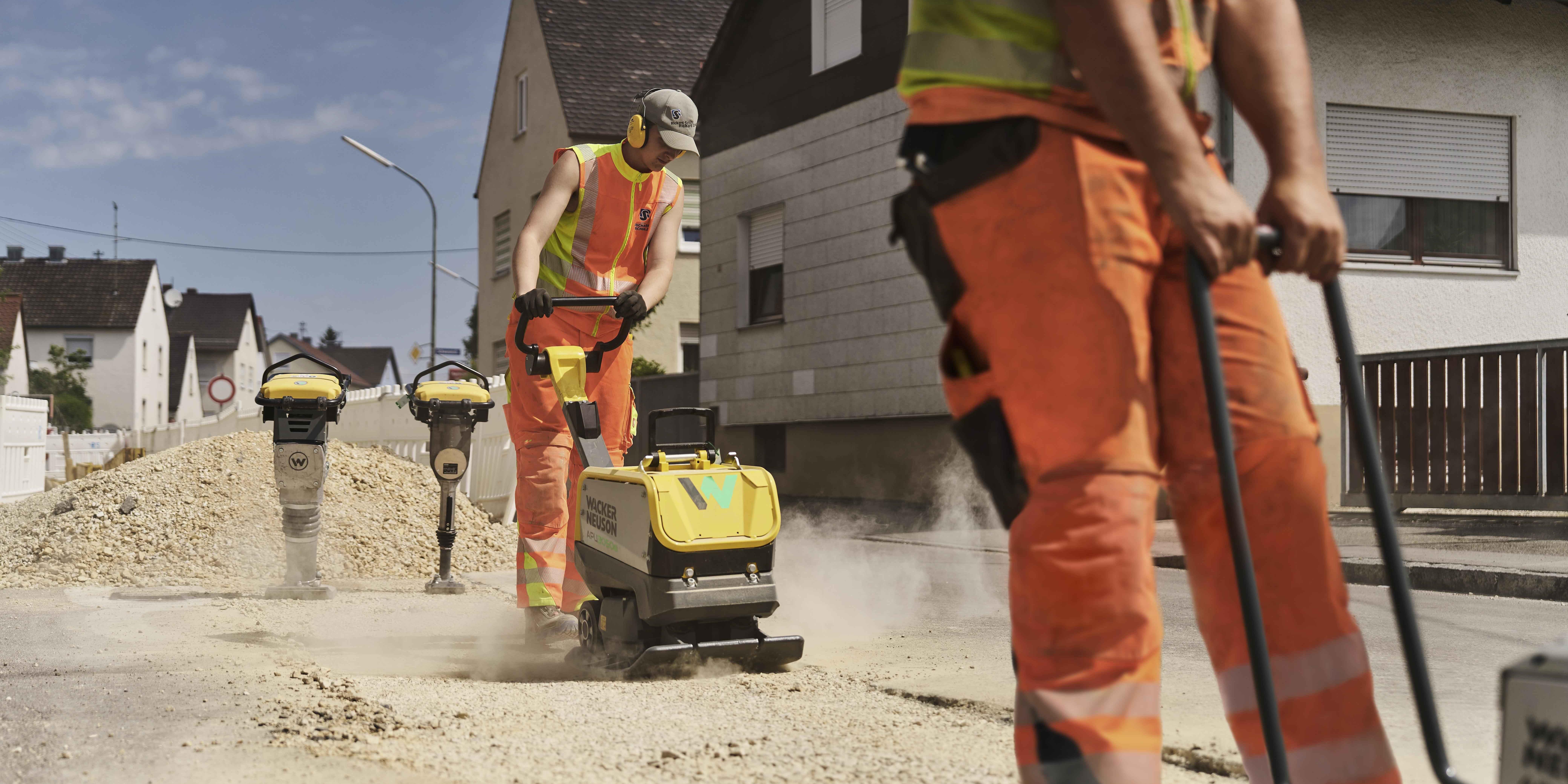 some rammers and vibratory plates from Wacker Neuson in action