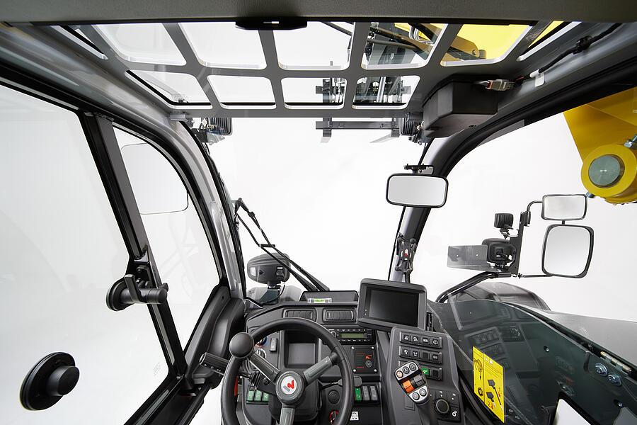 Wacker Neuson telehandler TH625, view to the telescopic boom, studio