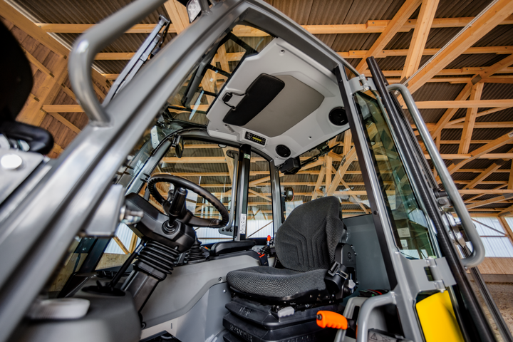 The Kramer wheel loader 5045 has a panoramic glazing.