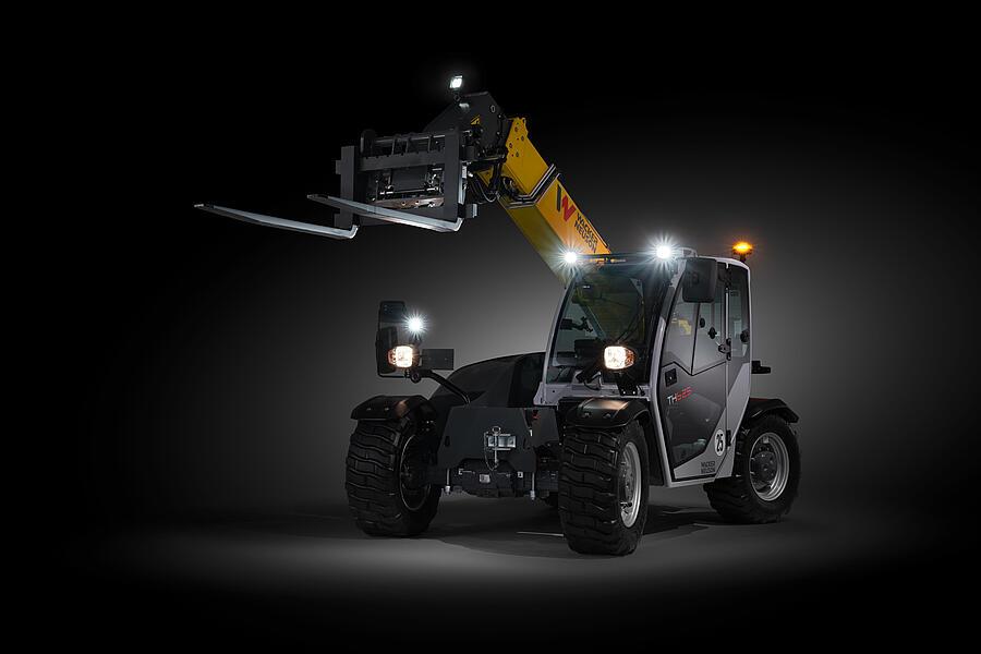 Wacker Neuson telehandler TH625, lightning, studio