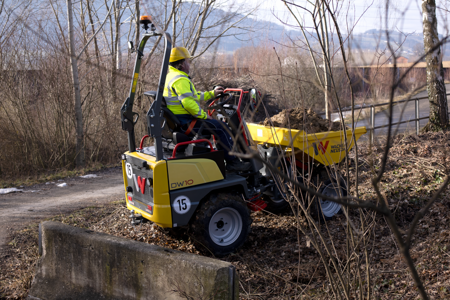 Dumper sur pneus DW10
