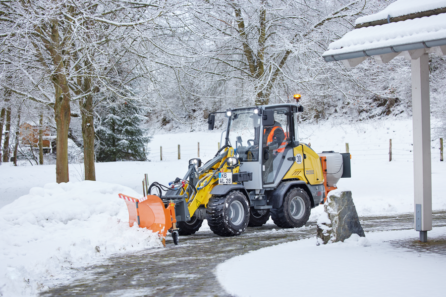 Wacker Neuson wheel loader WL28, cabin, action picture winter service