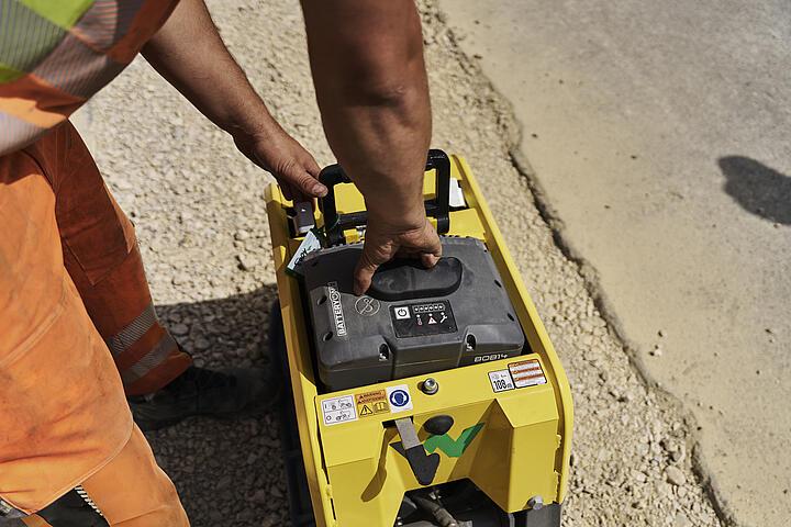 Batteridriven fram/back vibratorplatta APU-Reihe