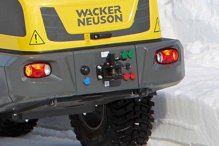 Фронтальный погрузчик Wacker Neuson WL20-WL110, Задняя гидравлика сзади