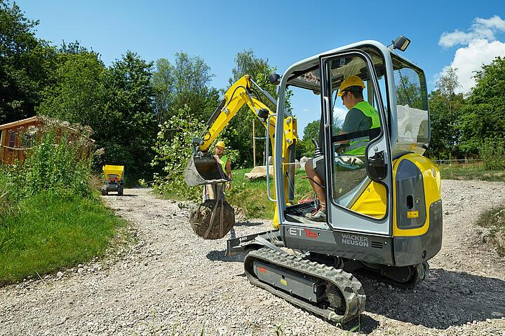 Tracked Conventional Excavator ET16