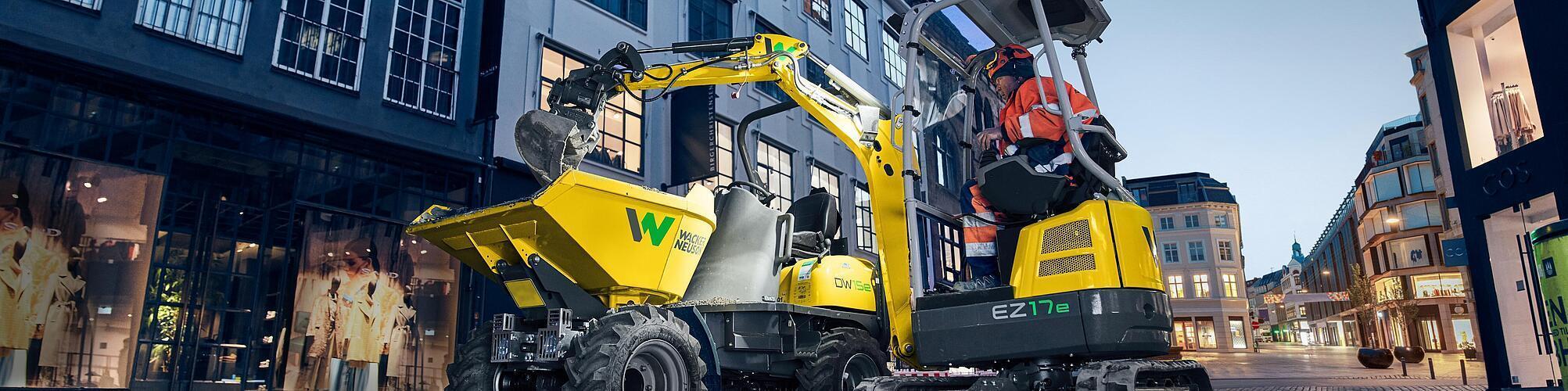 Wacker Neuson zero tail excavator EZ17e in application on a construction site in the city.