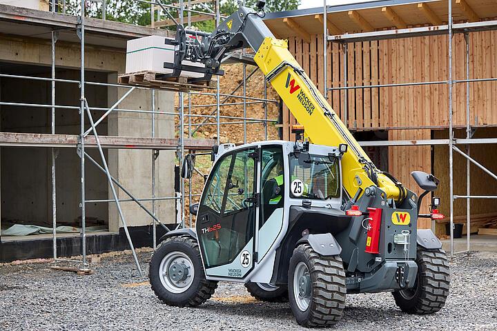 Wacker Neuson telehandler TH625 in application, efficiency