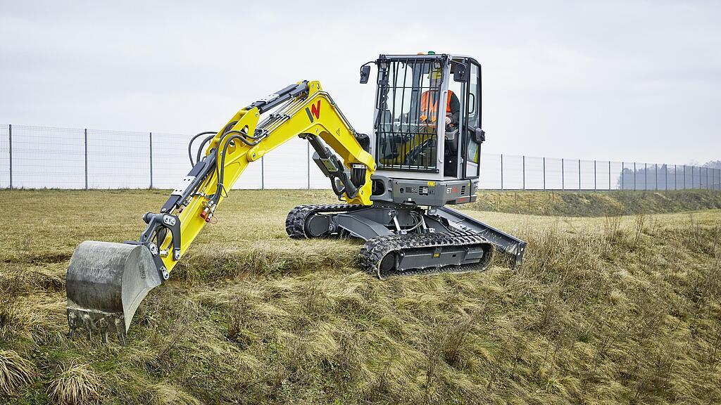 The ET42 mini-excavator with VDS in action.