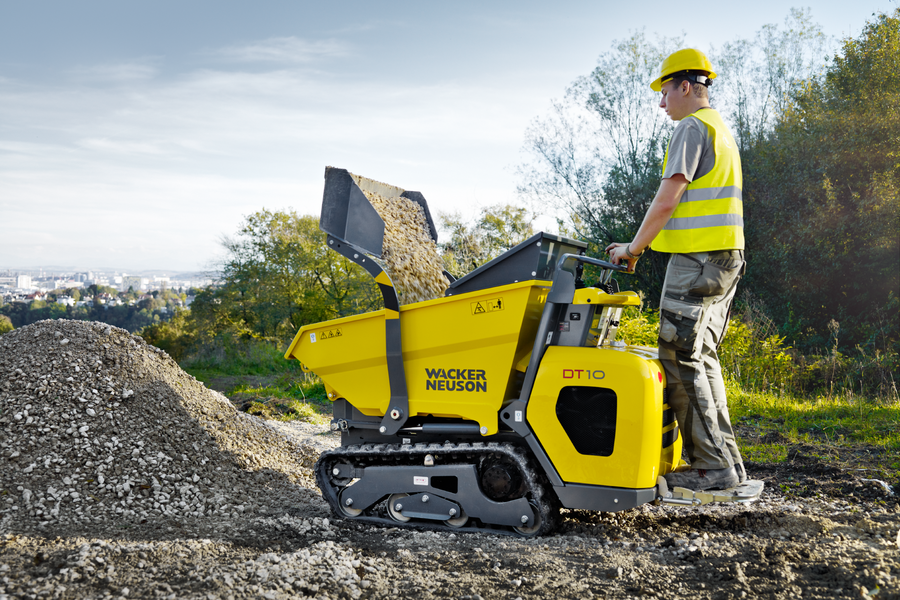 DT10 when filling the skip with the help of the self-loading device