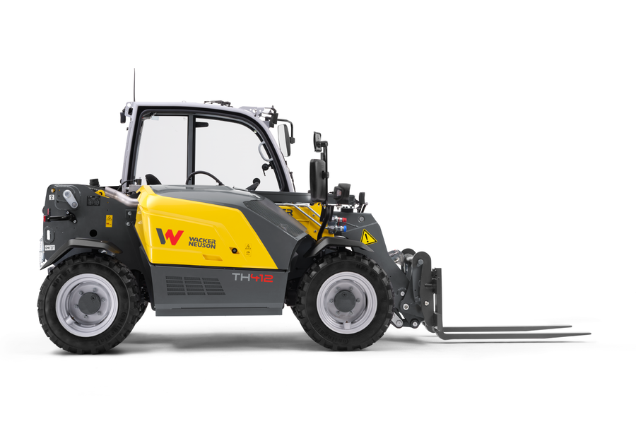 Wacker Neuson telehandler TH412, studio picture with pallet fork