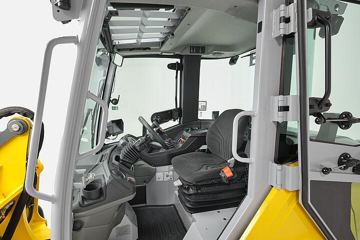 Wacker Neuson wheel loader WL750, WL950, WL1150 Ergonomic workplace, studio