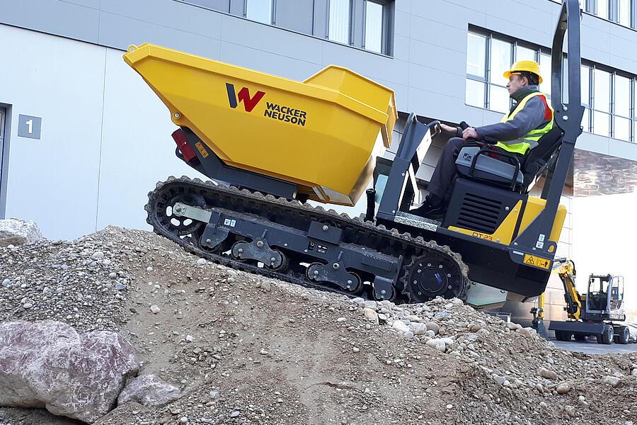 DT23 in use on the construction site