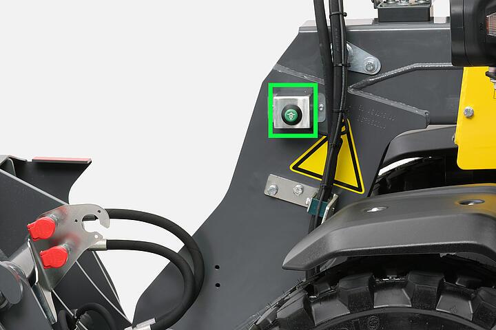 Wacker Neuson telehandler TH412, pressure relief at the loading unit, studio