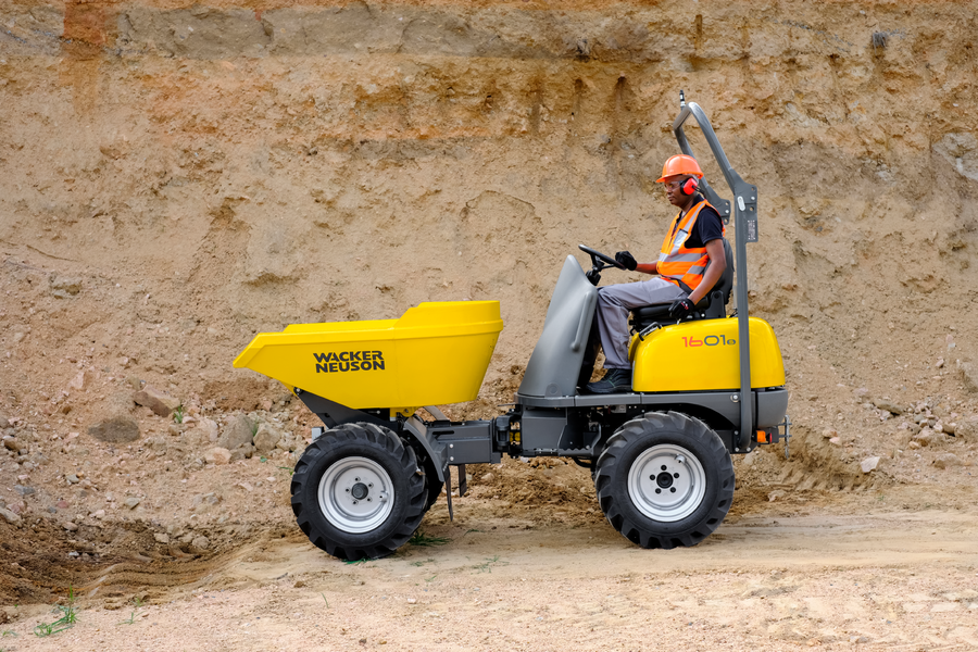 Wheel dumper 1601 in a gravel pit