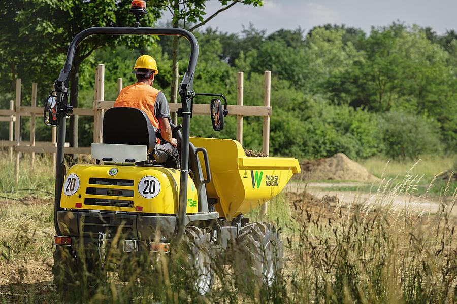 Dumper sur pneus électrique DW15e