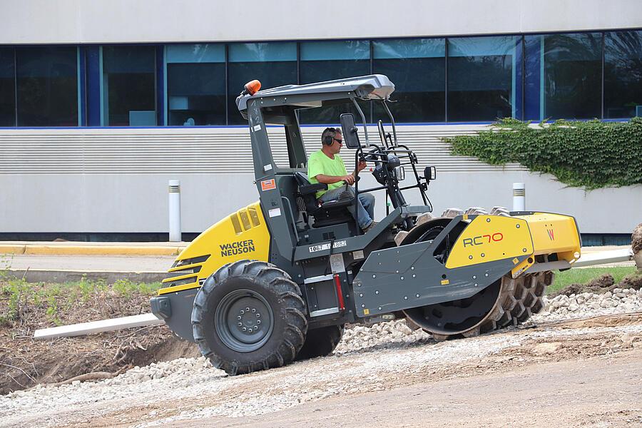 RC70 Compactadoras monocilíndricas de suelos