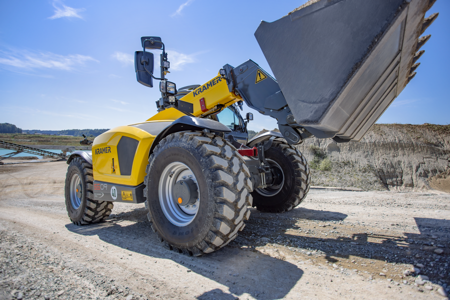 The Kramer telehandler 5509 while working in a gravel plant.