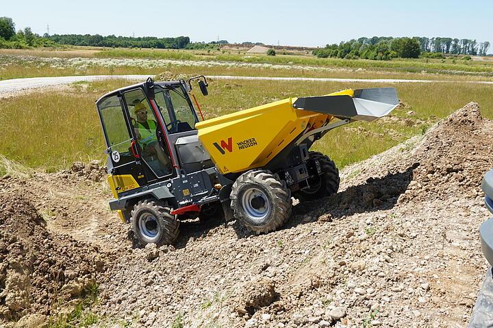 Dumper sur pneus DW30