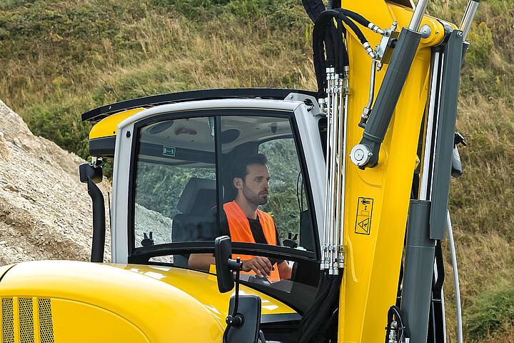 Escavatore Mobile EW65