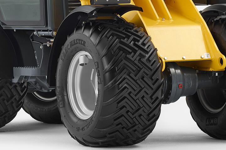 Wacker Neuson wheel loader WL25, tyres