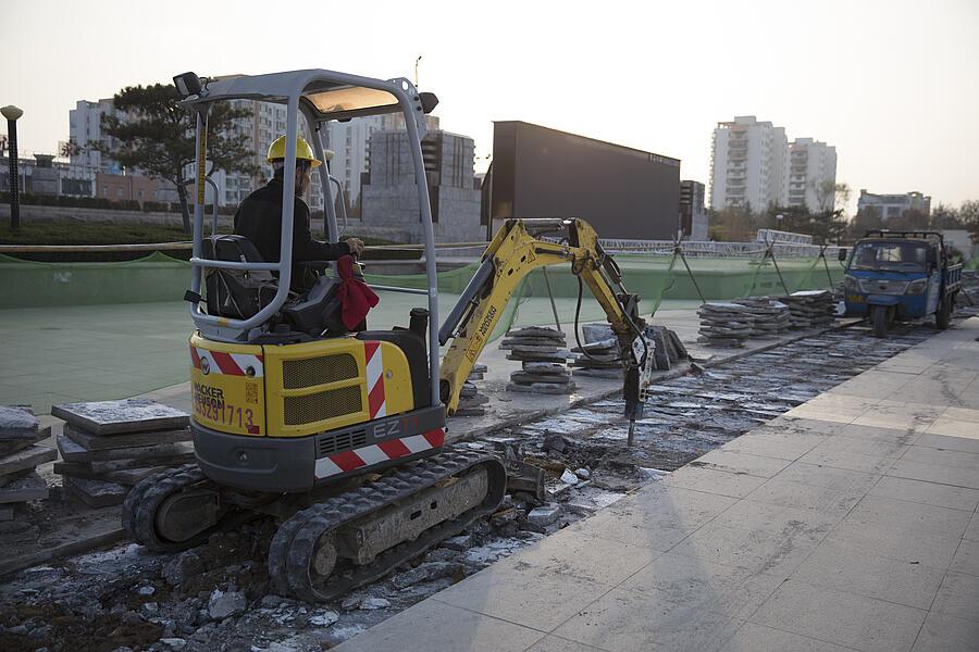 Tracked Zero Tail Excavator EZ17