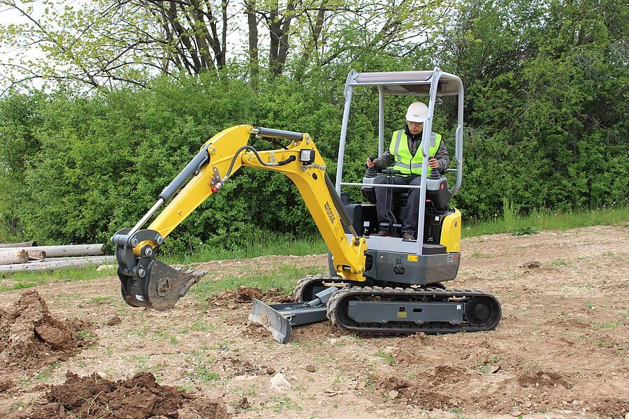 Tracked Zero Tail Excavator EZ17