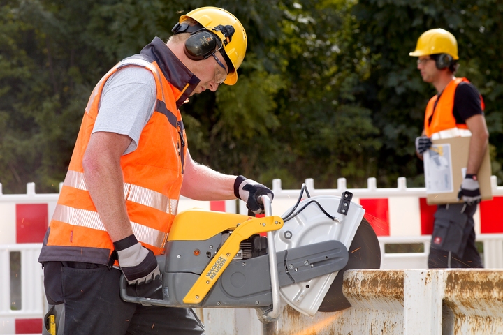 Cut-off saw BTS635 in use on construction site