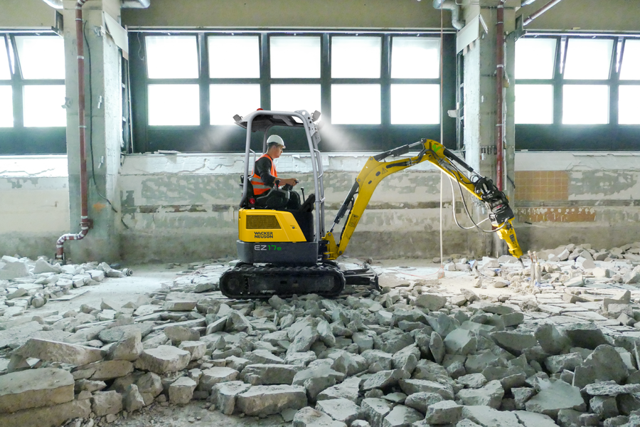 Demolition work with a hydraulic hammer on the EZ17e indoors