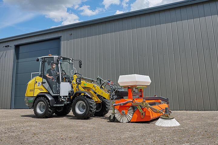 Wacker Neuson wheel loader WL28e efficient attachment use, application