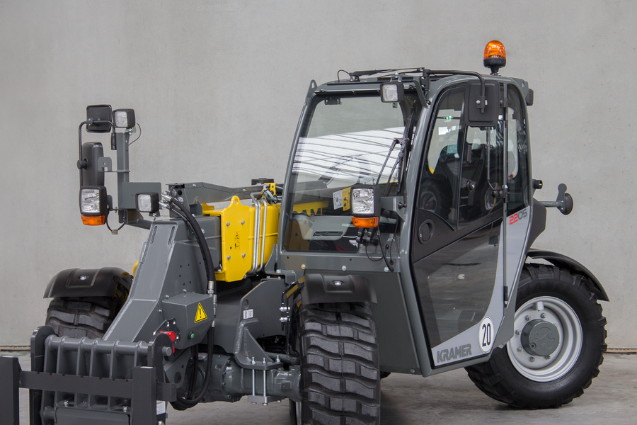 A few cabin details of the Kramer telehandler 2205.