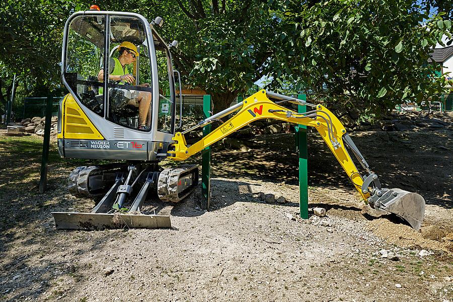 more compact ET16 for excavation work in the garden