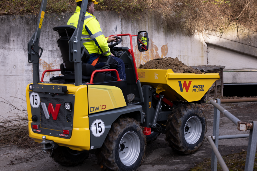 Dumper sur pneus DW10