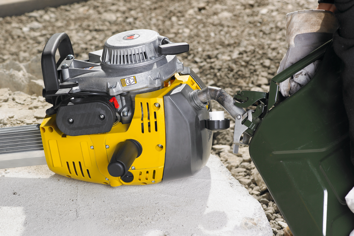 Gasoline breaker BH40 Gasoline breaker BH65 refuelled lying